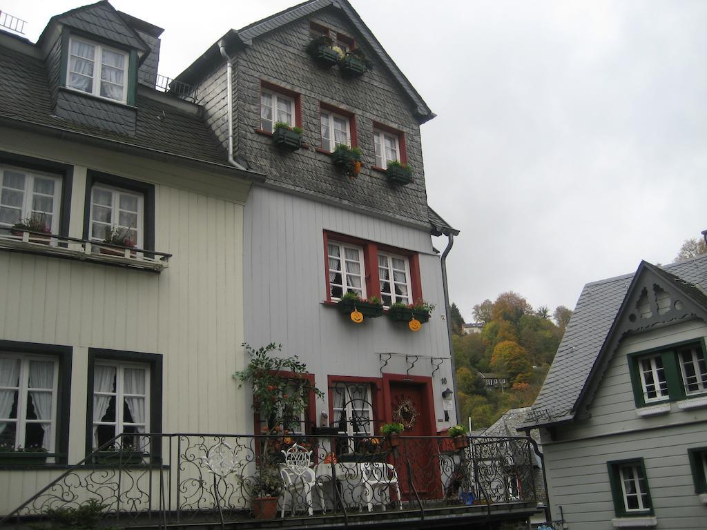 Gaestehaus Luise Bed & Breakfast Monschau Eksteriør bilde