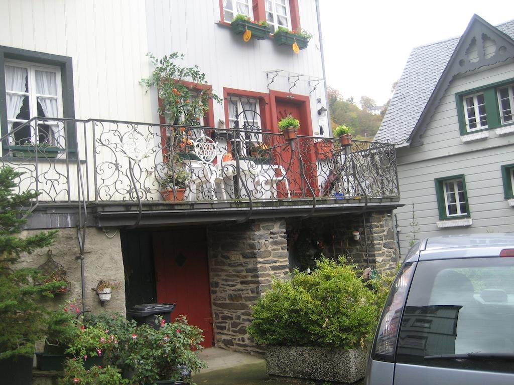 Gaestehaus Luise Bed & Breakfast Monschau Eksteriør bilde
